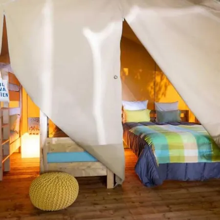 3 étoiles - Piscine - Ccaffdc Camping Saintes