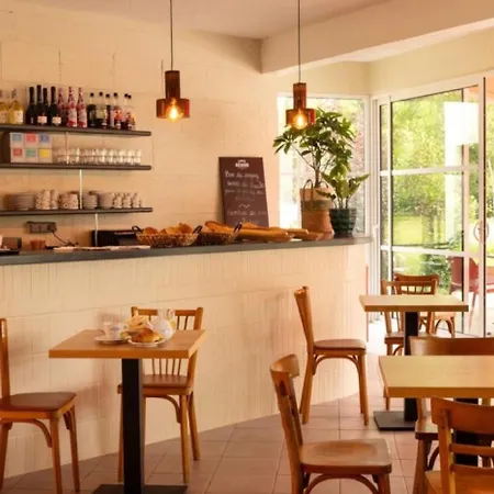 Camping 3 étoiles - Piscine - Ccaffdc Saintes