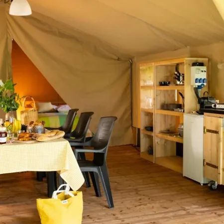 3 étoiles - Piscine - Ccaffdc Camping Saintes